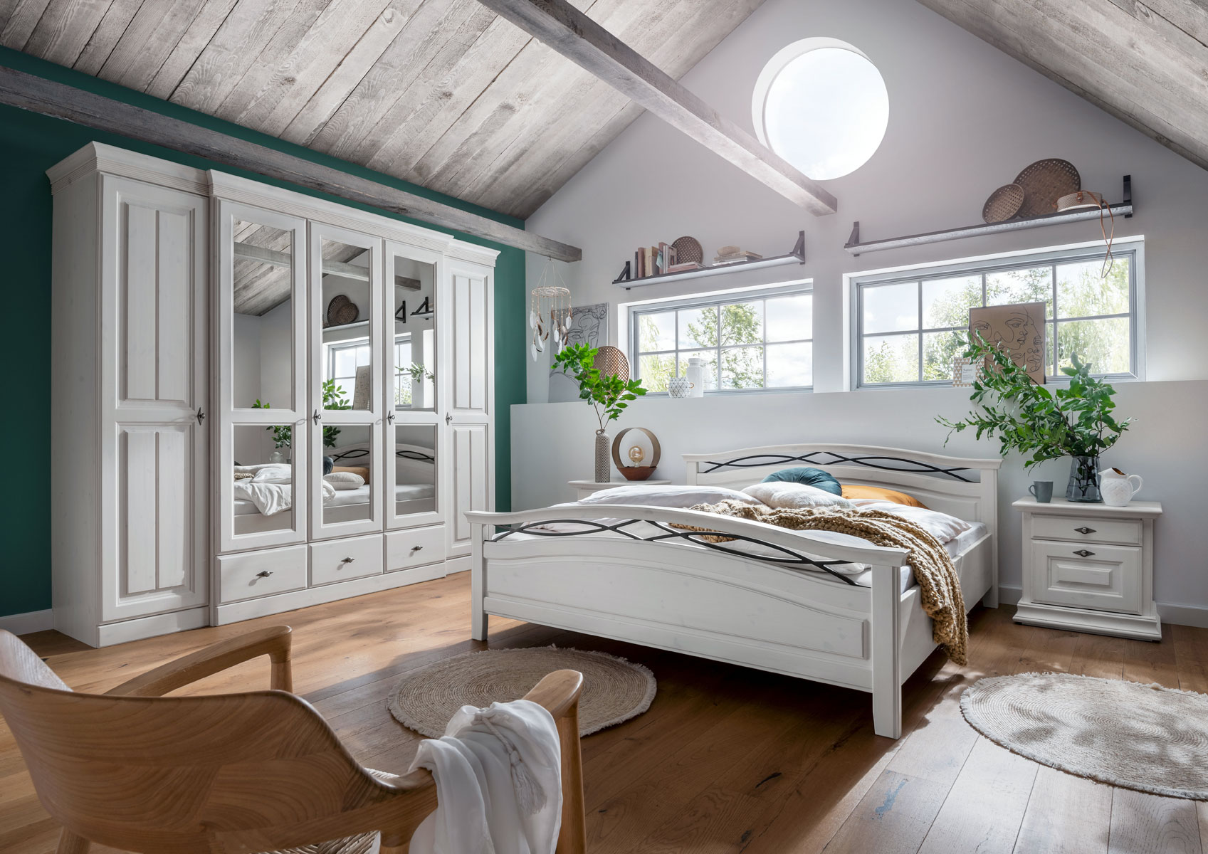 Schlafzimmer komplett Wohnen | massiv Kleiderschrank weiß Holz Bett 2 180 Casamia 200 cm u. Nachttische Catania x 5-türig